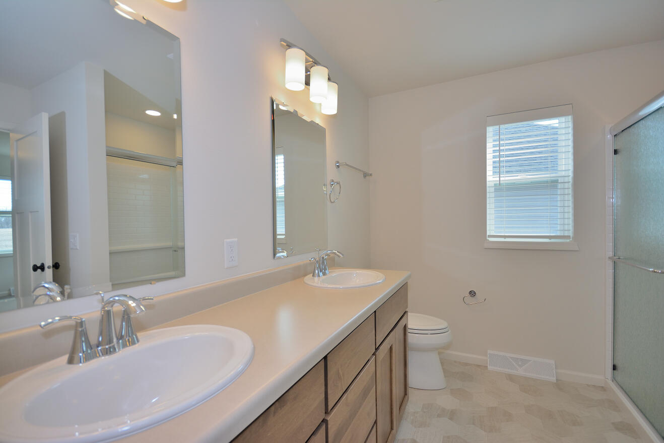 1057 Elderberry Road Oconomowoc, WI 53066 - Photo 21 of 31 83 ARWT (20)