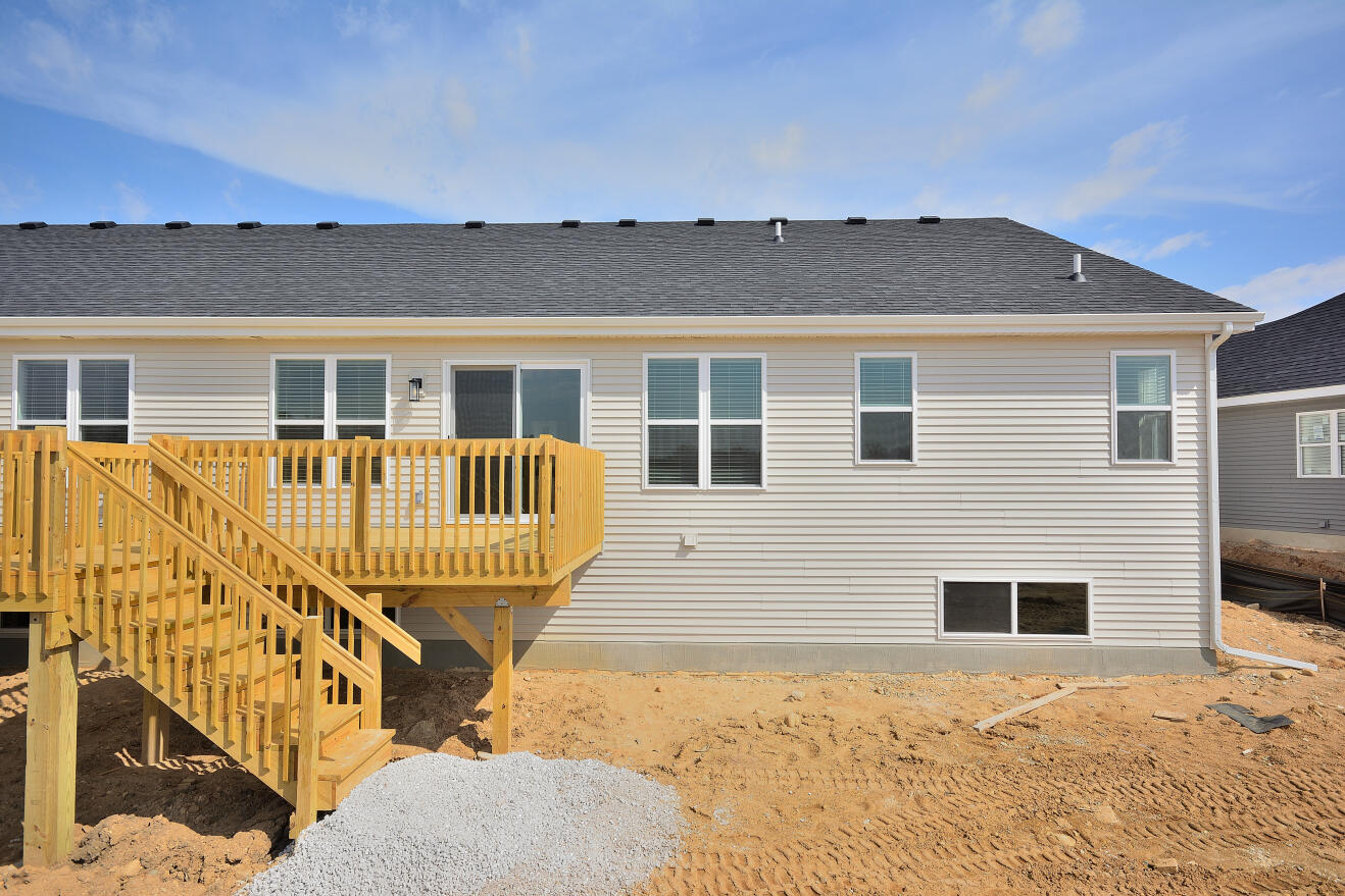 1057 Elderberry Road Oconomowoc, WI 53066 - Photo 2 of 31 83 ARWT (1)