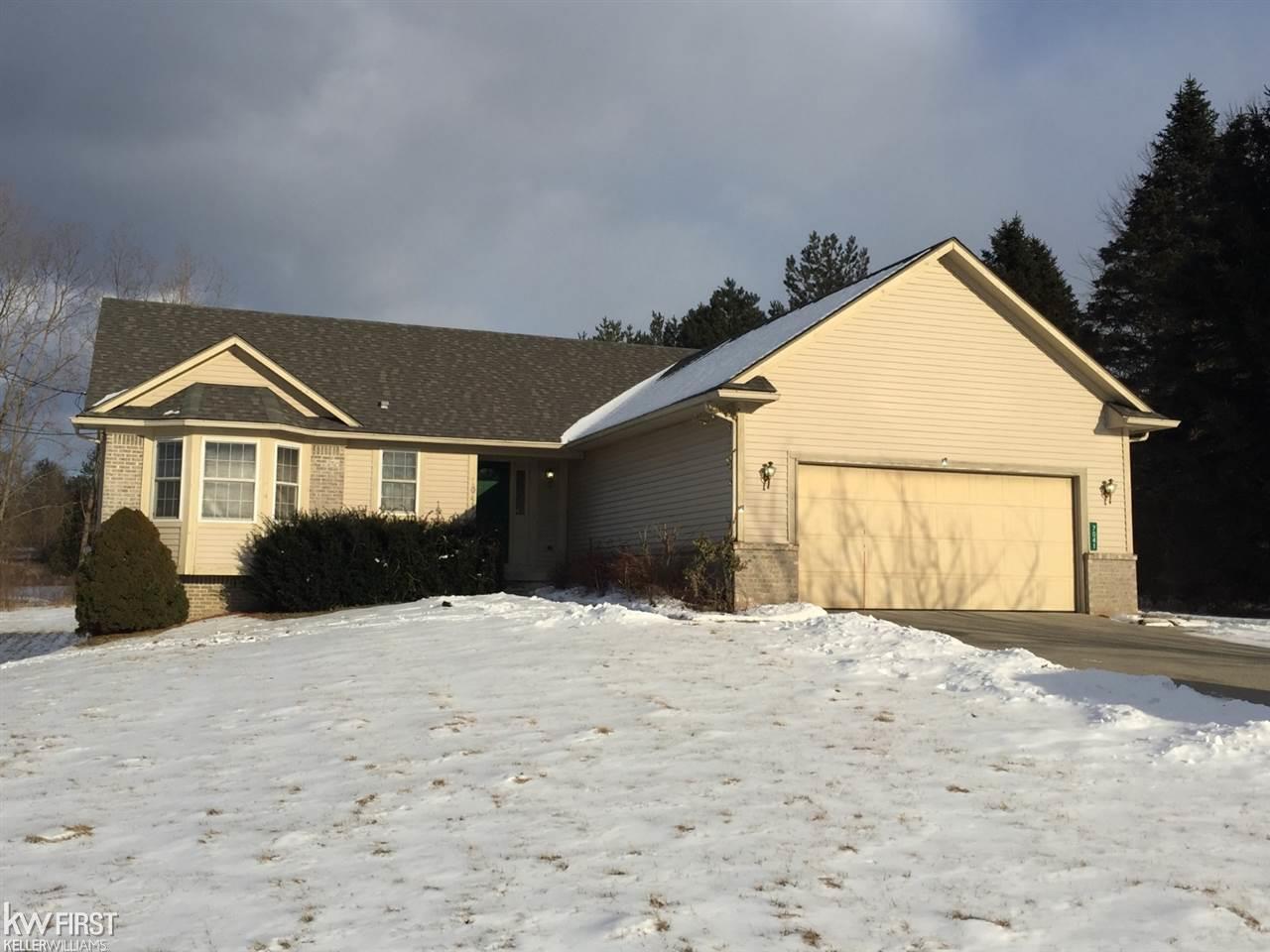 7041 Brewer Road Flint, MI 48507 - Photo 1 of 19 31372536.JPG