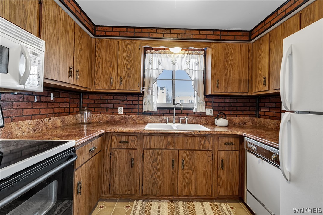 19 Sunset Court Amherst, NY 14228 - Photo 10 of 35