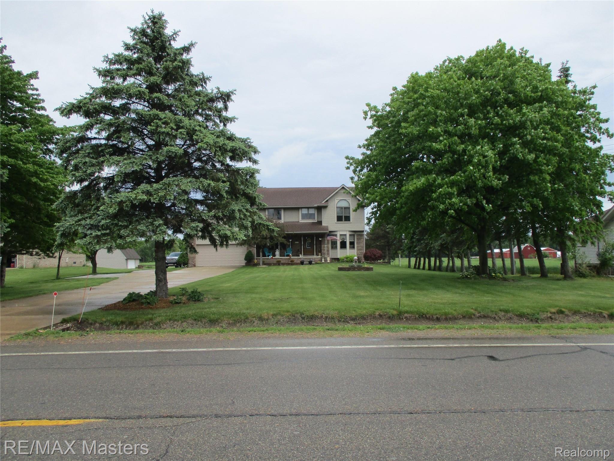 20181 Vining Road New Boston, MI 48164 - Photo 3 of 65 IMG_0915.JPG