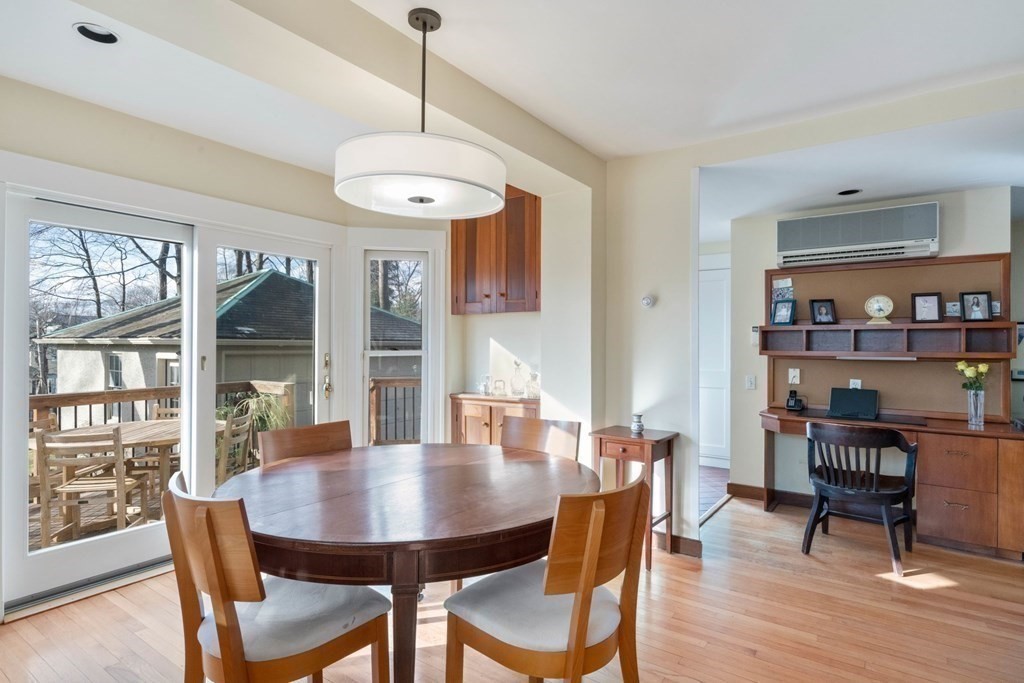 27 Nobscot Road Newton, MA 02459 - Photo 3 of 25 Gallery Image 3