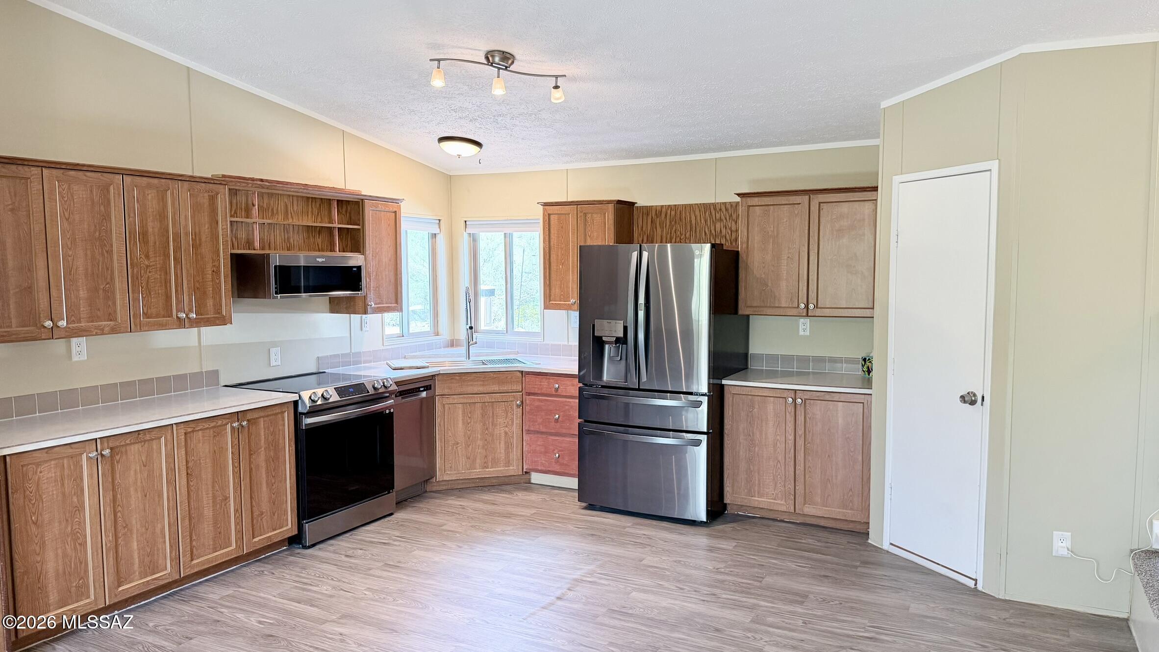 15680 East Colossal Cave Road Vail, AZ 85641 - Photo 8 of 51 Kitchen