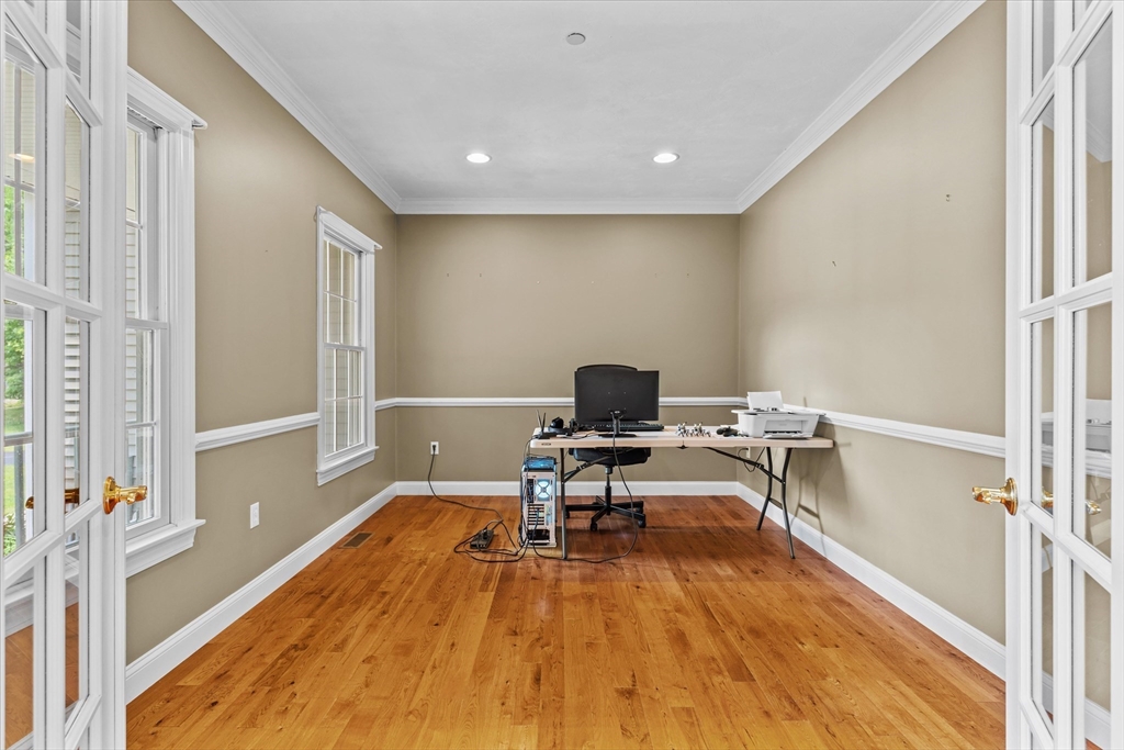 58 Whipple Brook Road Wrentham, MA 02093 - Photo 9 of 42 Gallery Image 9