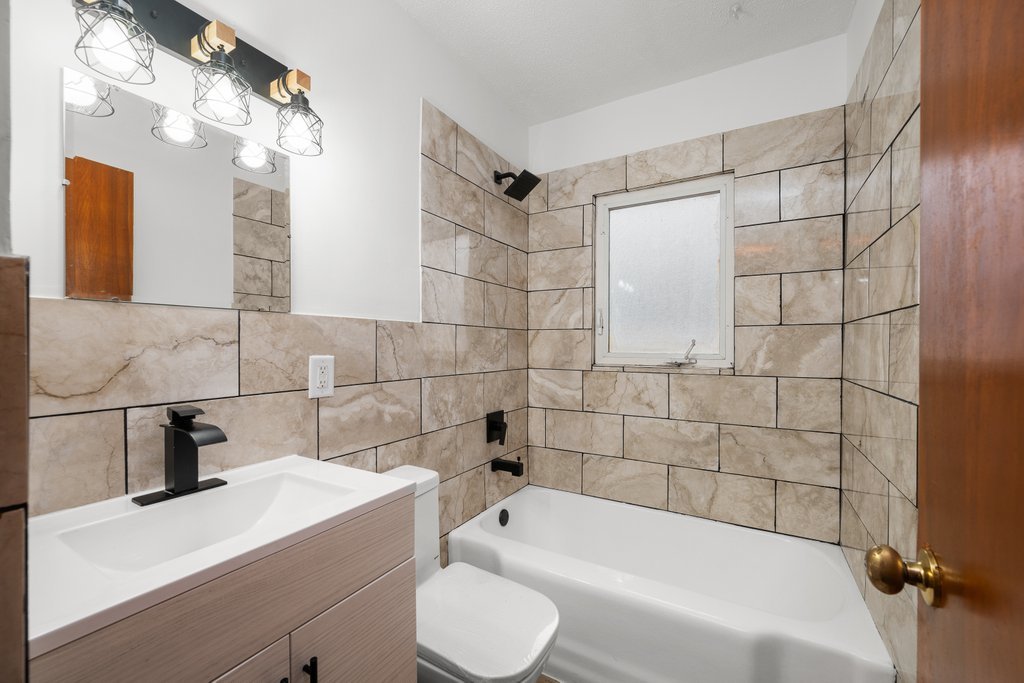 612 Waverly Road Davenport, IA 52804 - Photo 13 of 28 Gallery Image 13