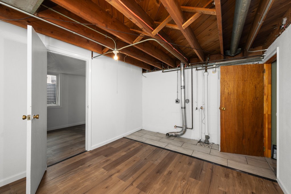 612 Waverly Road Davenport, IA 52804 - Photo 18 of 28 Gallery Image 18