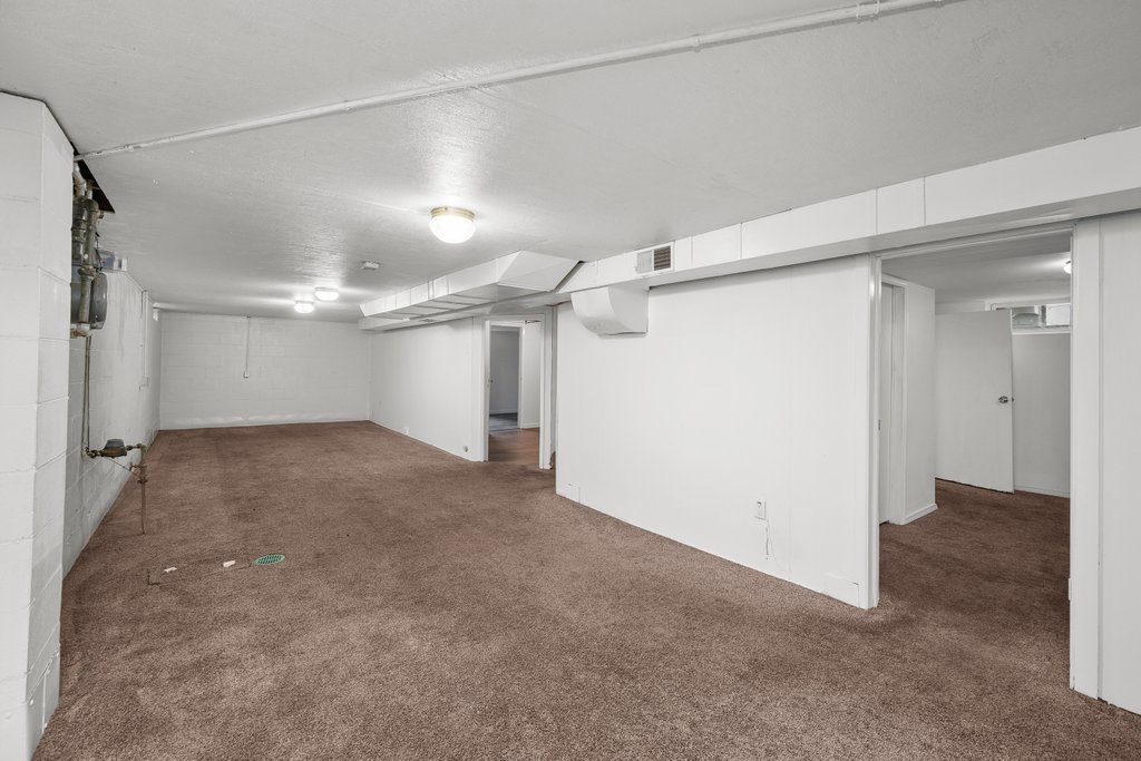 612 Waverly Road Davenport, IA 52804 - Photo 21 of 28 Gallery Image 21
