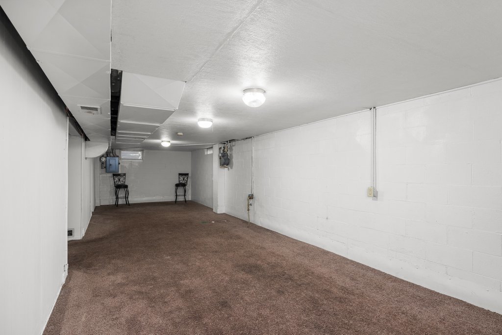 612 Waverly Road Davenport, IA 52804 - Photo 22 of 28 Gallery Image 22