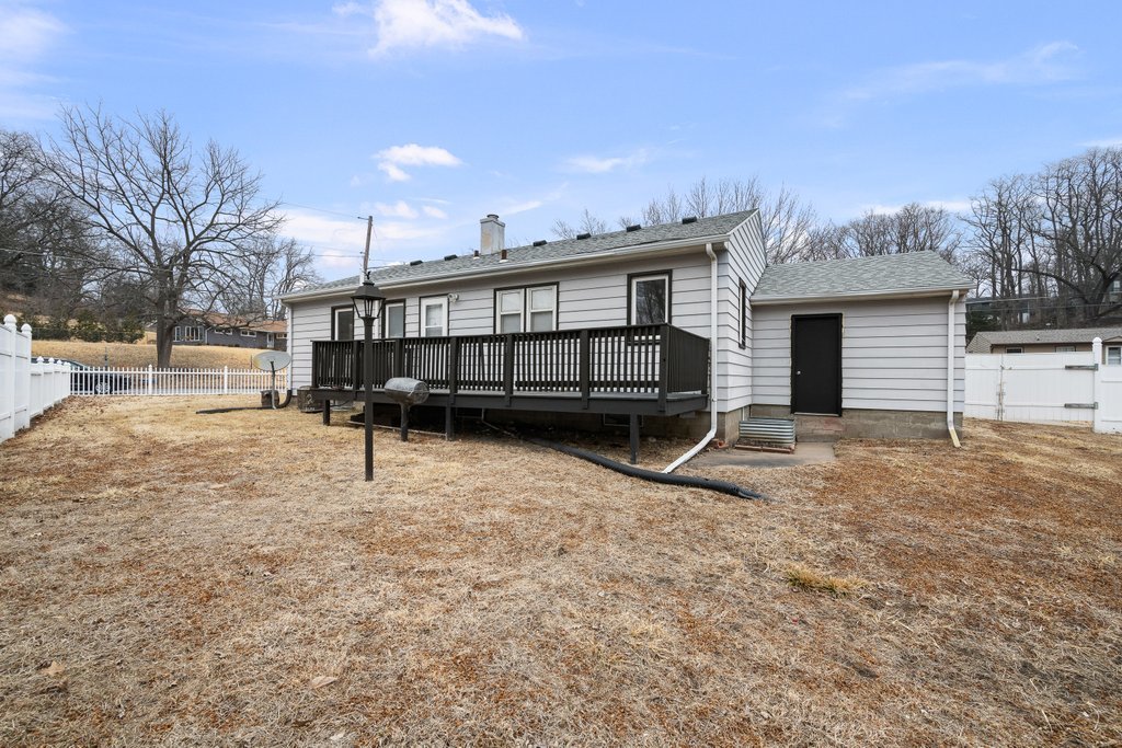 612 Waverly Road Davenport, IA 52804 - Photo 25 of 28 Gallery Image 25