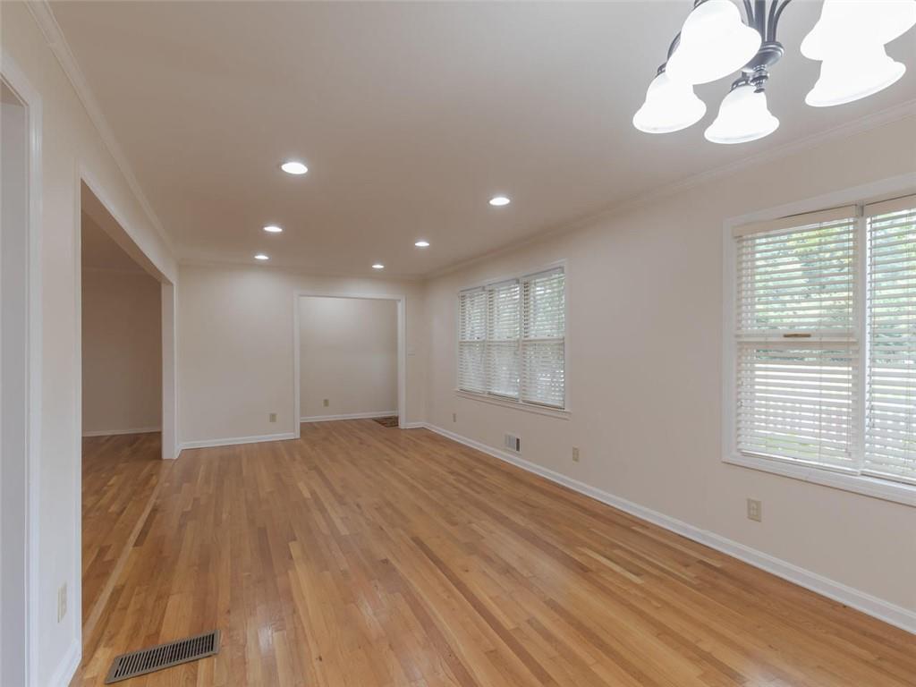 1110 Grimes Bridge Road Roswell, GA 30075 - Photo 7 of 31