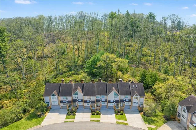 $365,000 | 1432 Towne Square Drive, Allison Park, PA 15101