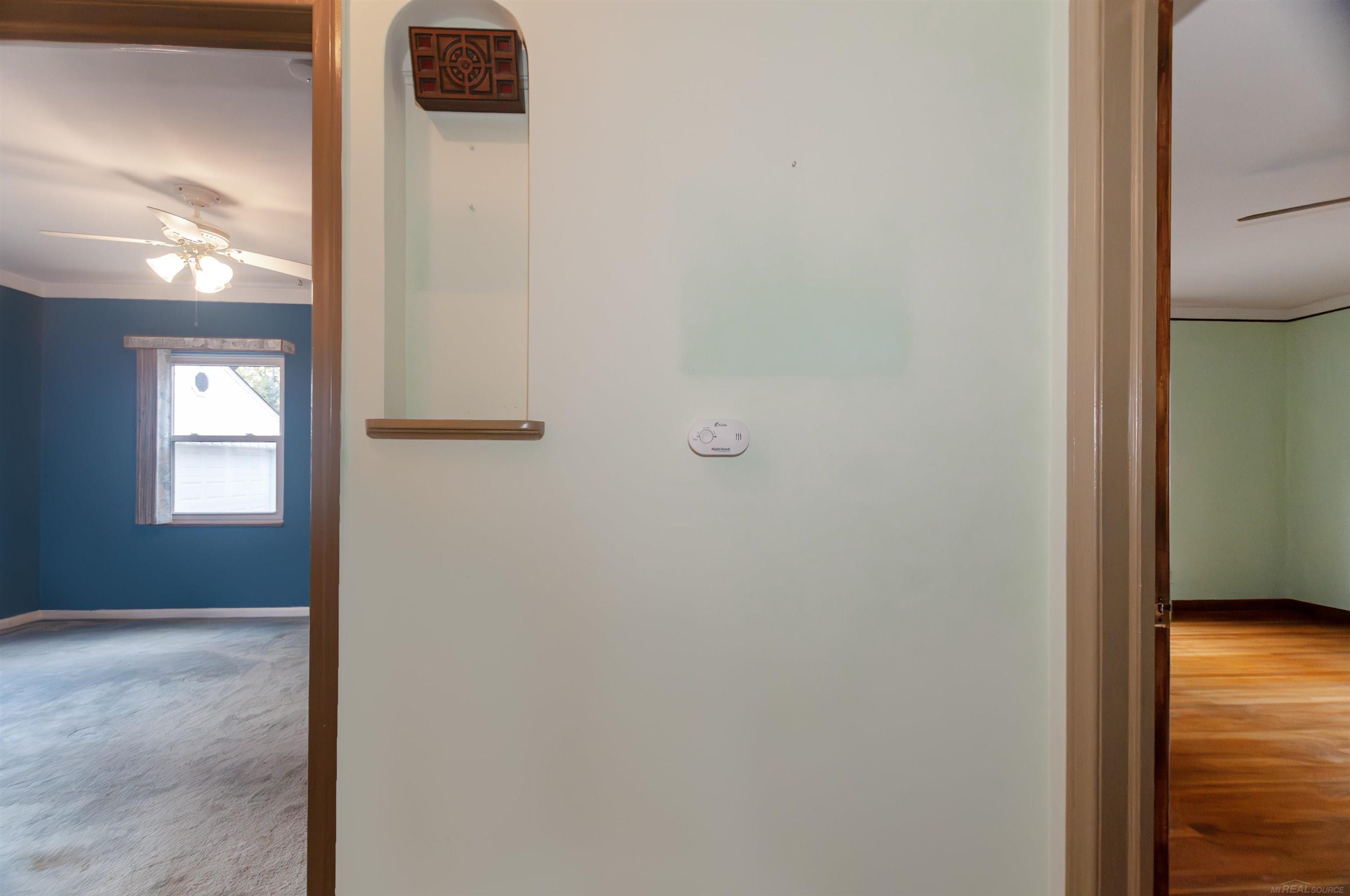 2039 Hampton Road Grosse Pointe Woods, MI 48236 - Photo 11 of 31