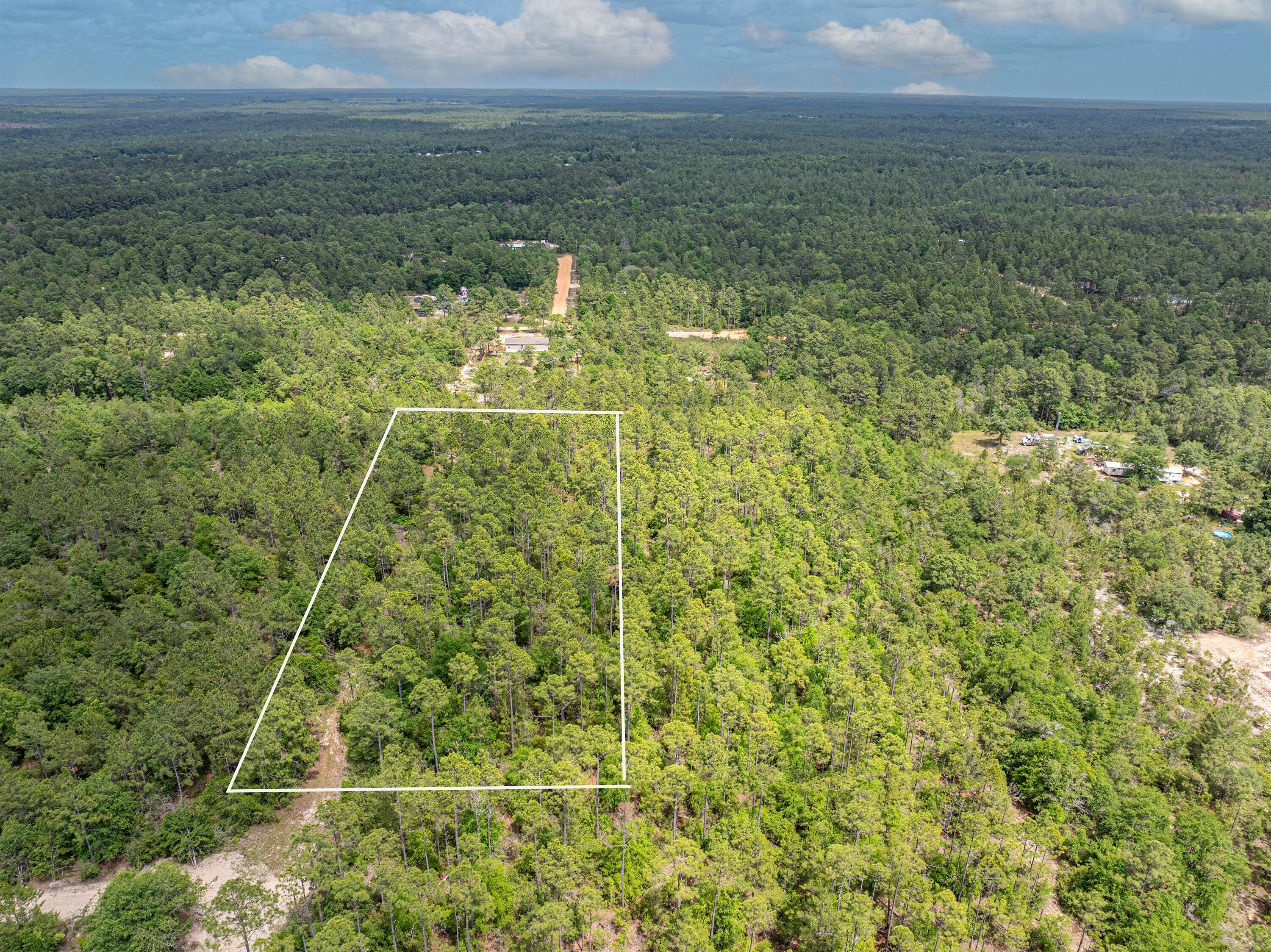 2.5-acres Coventry Road, Unit LOT A DeFuniak Springs, FL 32433 - Photo 5 of 8 a view of a yard