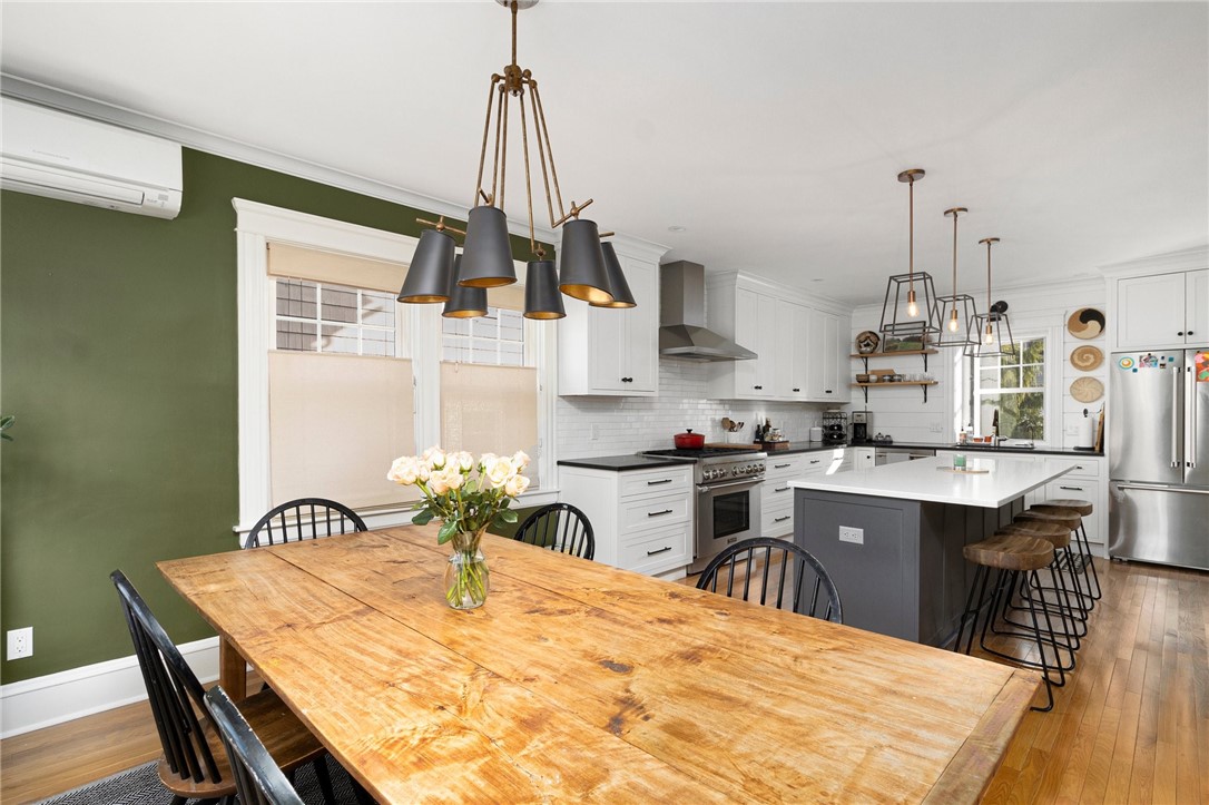 375 Rochambeau Avenue Providence, RI 02906 - Photo 11 of 39 Gallery Image 11
