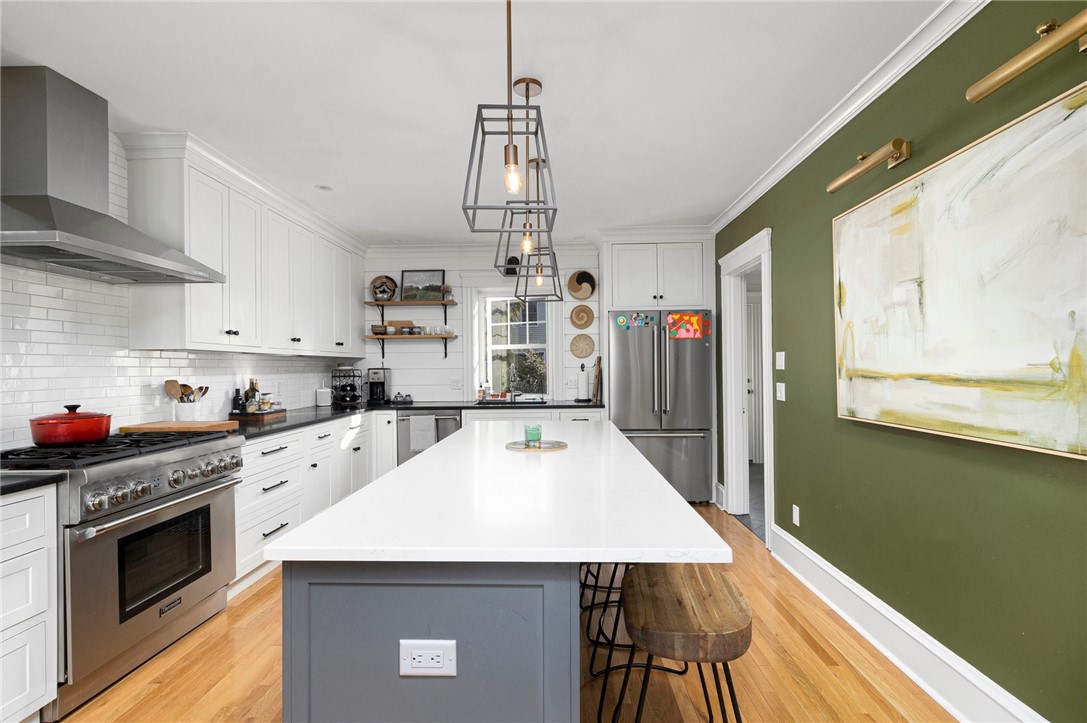 375 Rochambeau Avenue Providence, RI 02906 - Photo 13 of 39 Gallery Image 13