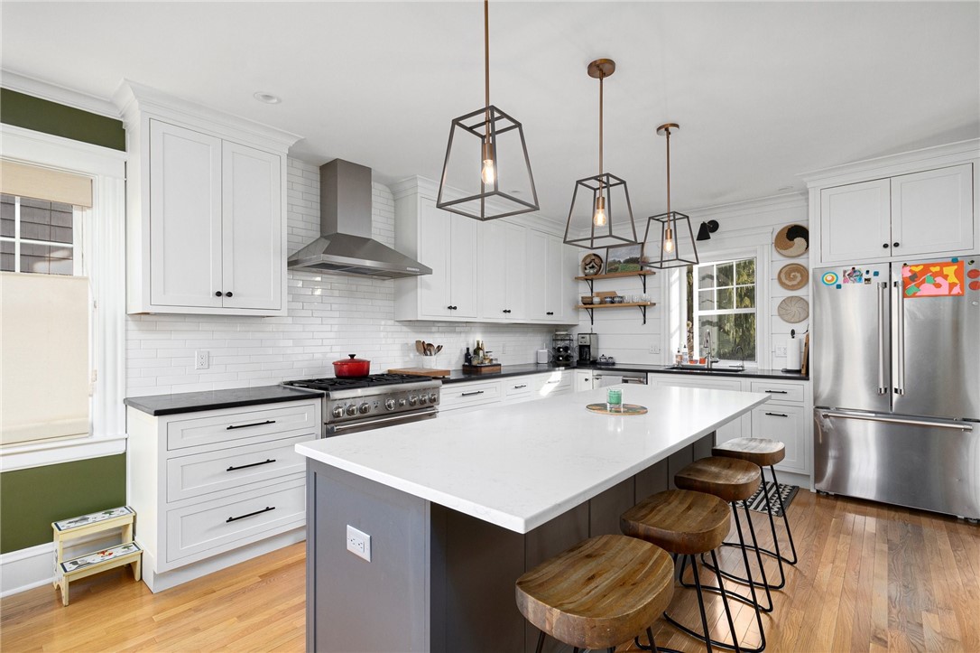 375 Rochambeau Avenue Providence, RI 02906 - Photo 14 of 39 Gallery Image 14