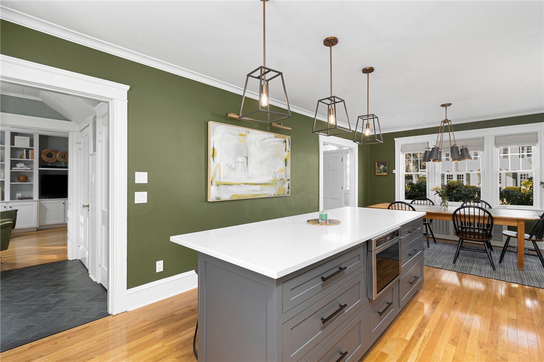 375 Rochambeau Avenue Providence, RI 02906 - Photo 15 of 39 Gallery Image 15