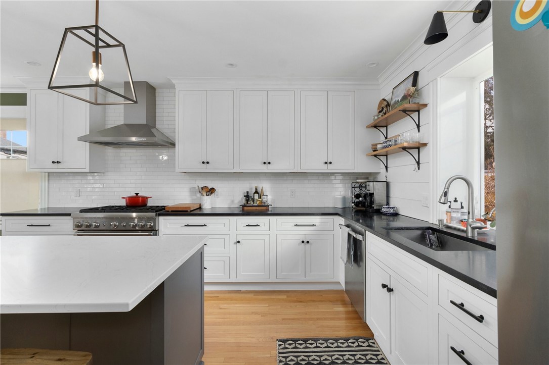 375 Rochambeau Avenue Providence, RI 02906 - Photo 17 of 39 Gallery Image 17
