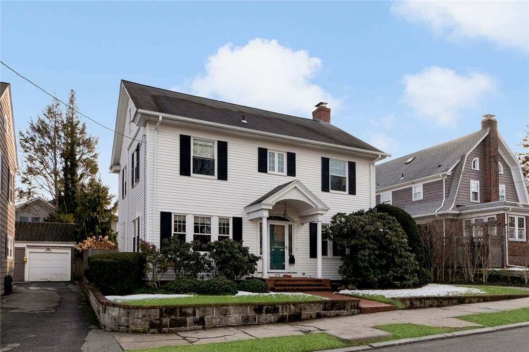 375 Rochambeau Avenue Providence, RI 02906 - Photo 2 of 39 Gallery Image 2