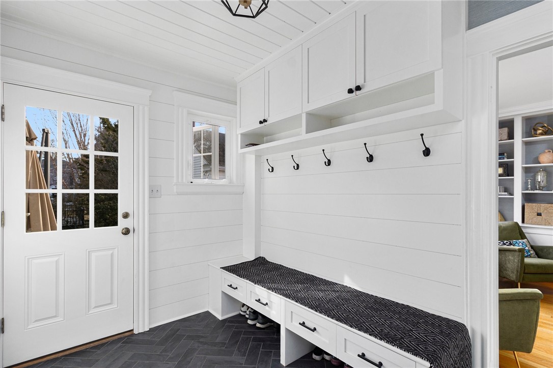 375 Rochambeau Avenue Providence, RI 02906 - Photo 21 of 39 Gallery Image 21