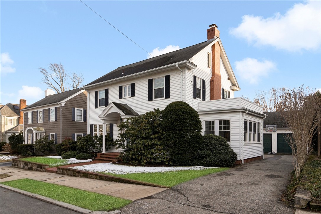 375 Rochambeau Avenue Providence, RI 02906 - Photo 3 of 39 Gallery Image 3
