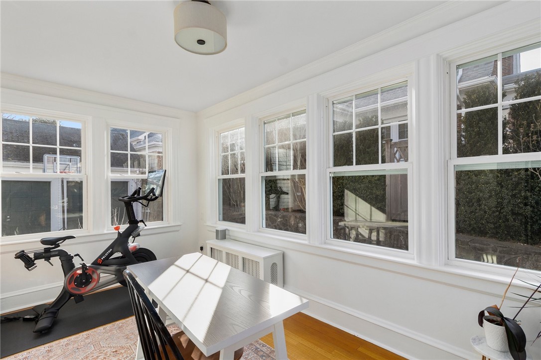 375 Rochambeau Avenue Providence, RI 02906 - Photo 8 of 39 Gallery Image 8