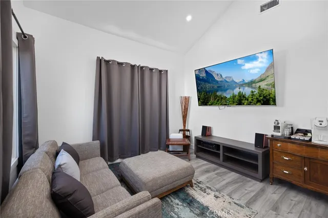 $600 | 618 East Buckthorn Street, Inglewood, CA 90301