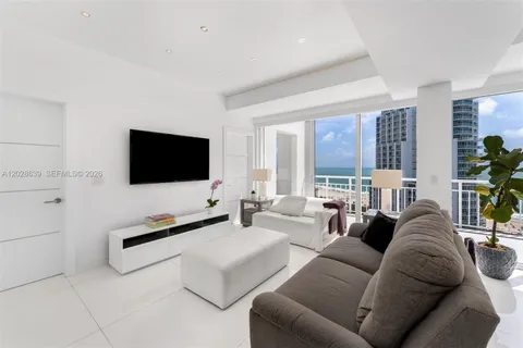 $2,650,000 | 400 South Pointe Drive, Unit PH2502, Miami Beach, FL 33139