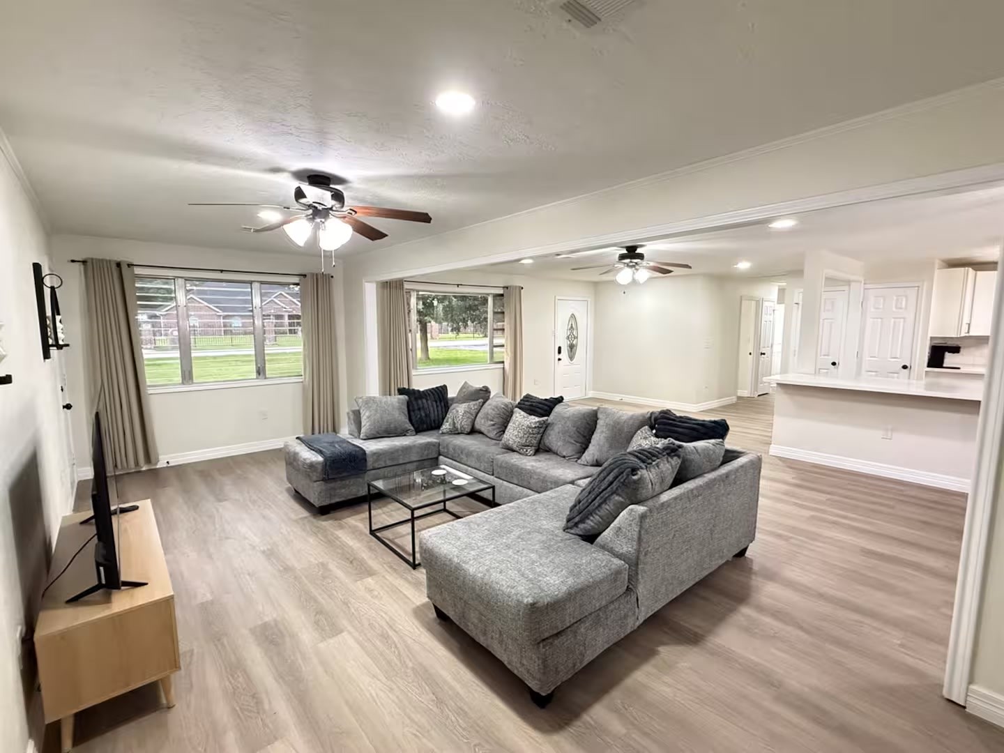 7035 Hurley Drive Beaumont, TX 77708 - Photo 7 of 26