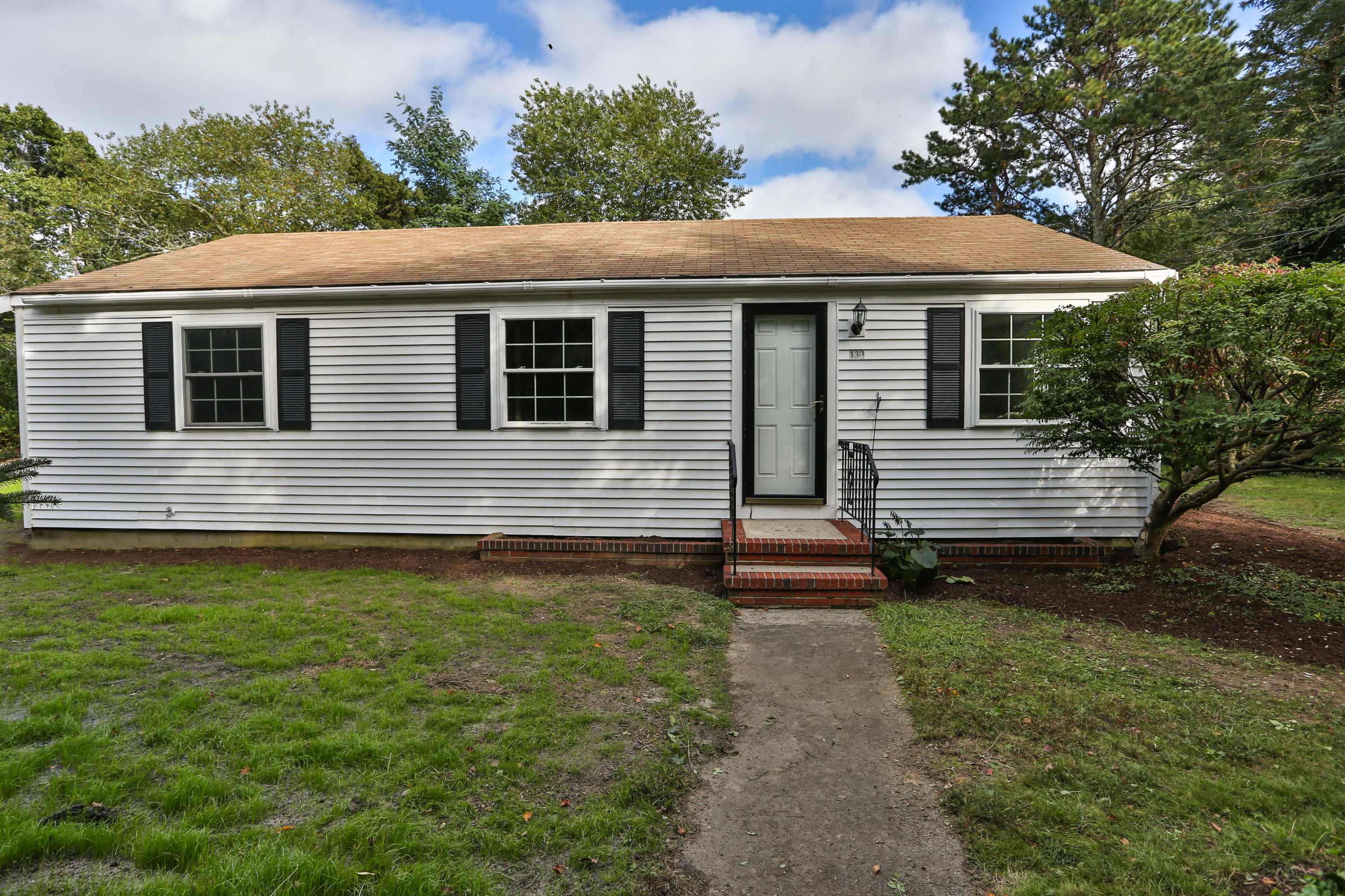 130 Raspberry Lane Marstons Mills, MA 02648 - Photo 5 of 29 130RasLR-2