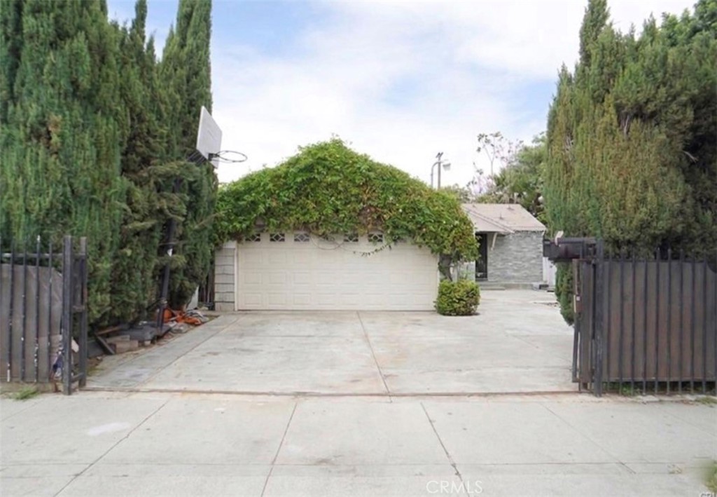 815 West 134th Street Compton, CA 90222 - Photo 1 of 7 Gallery Image 1