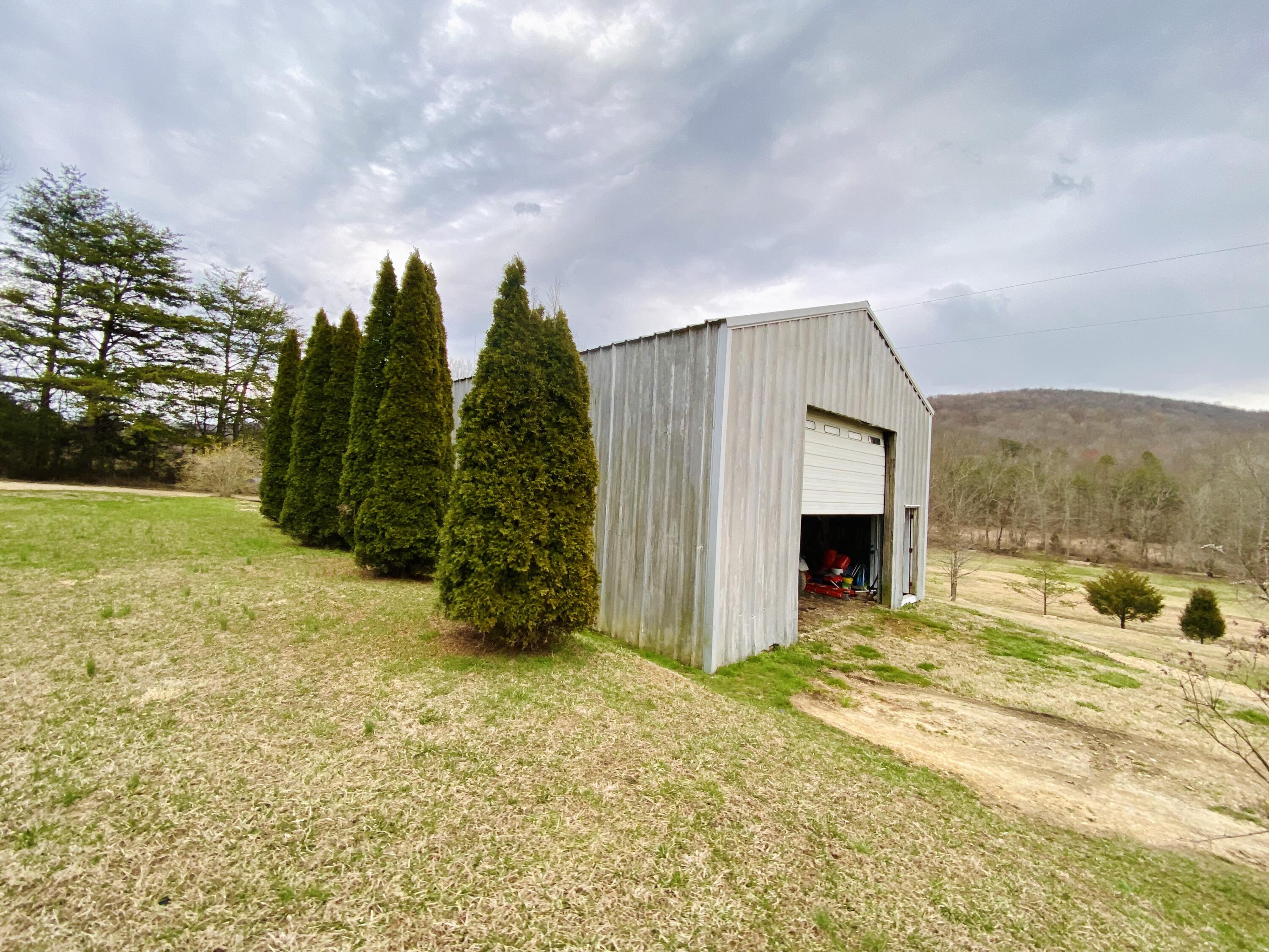 2070 Turkey Creek Road Windsor, KY 42565 - Photo 32 of 41 IMG_1619