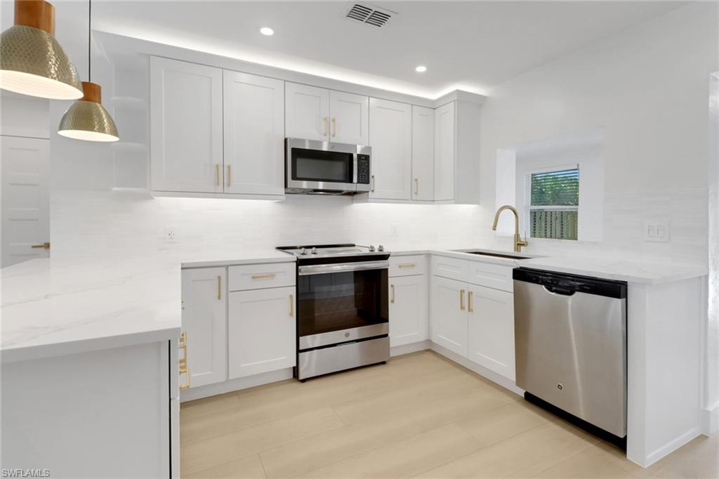4525 Fluvia Avenue Naples, FL 34103 - Photo 9 of 23