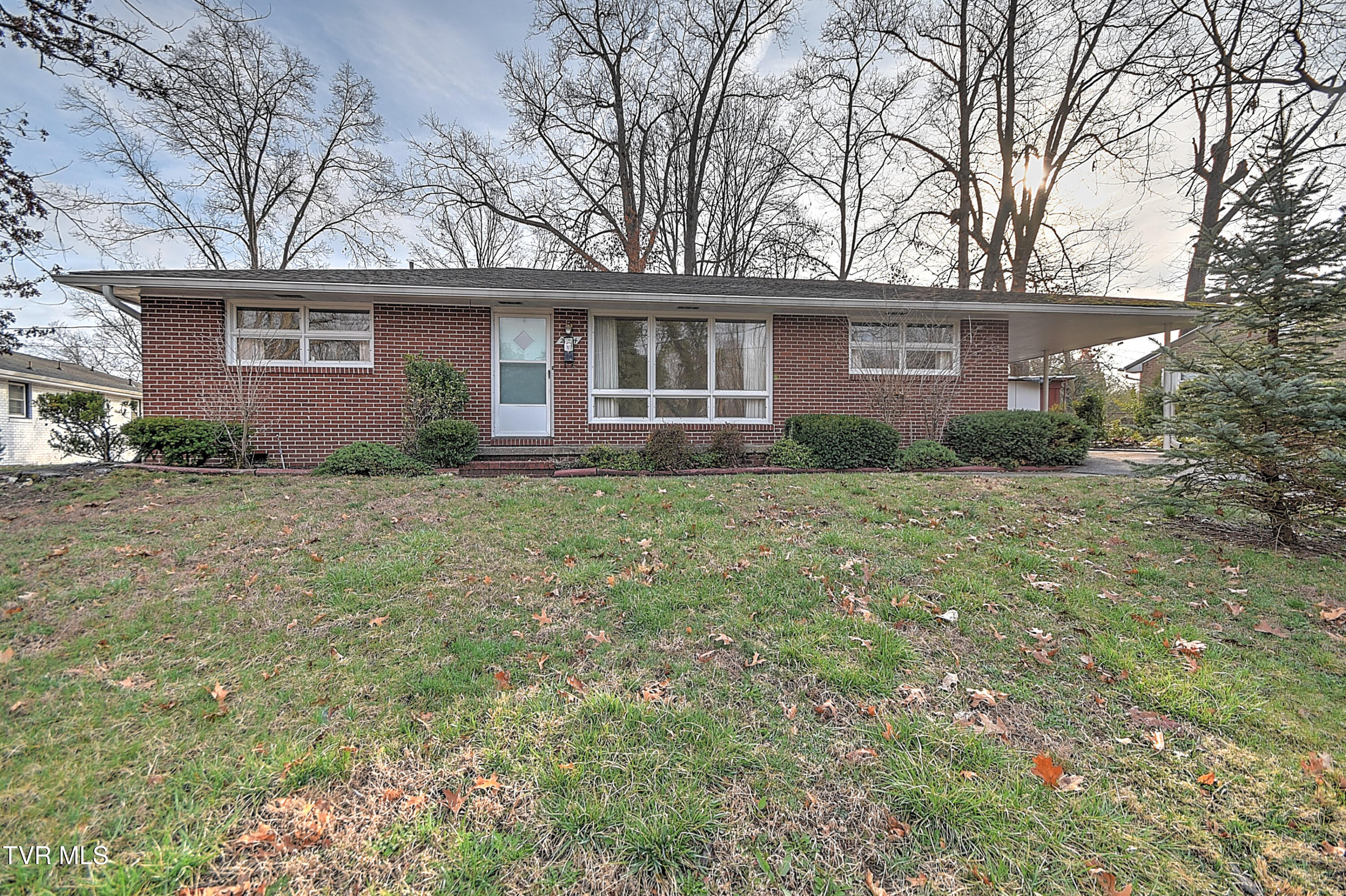 2744 Circle View Kingsport, TN 37664 - Photo 2 of 31 2744 Circle View BJ-2
