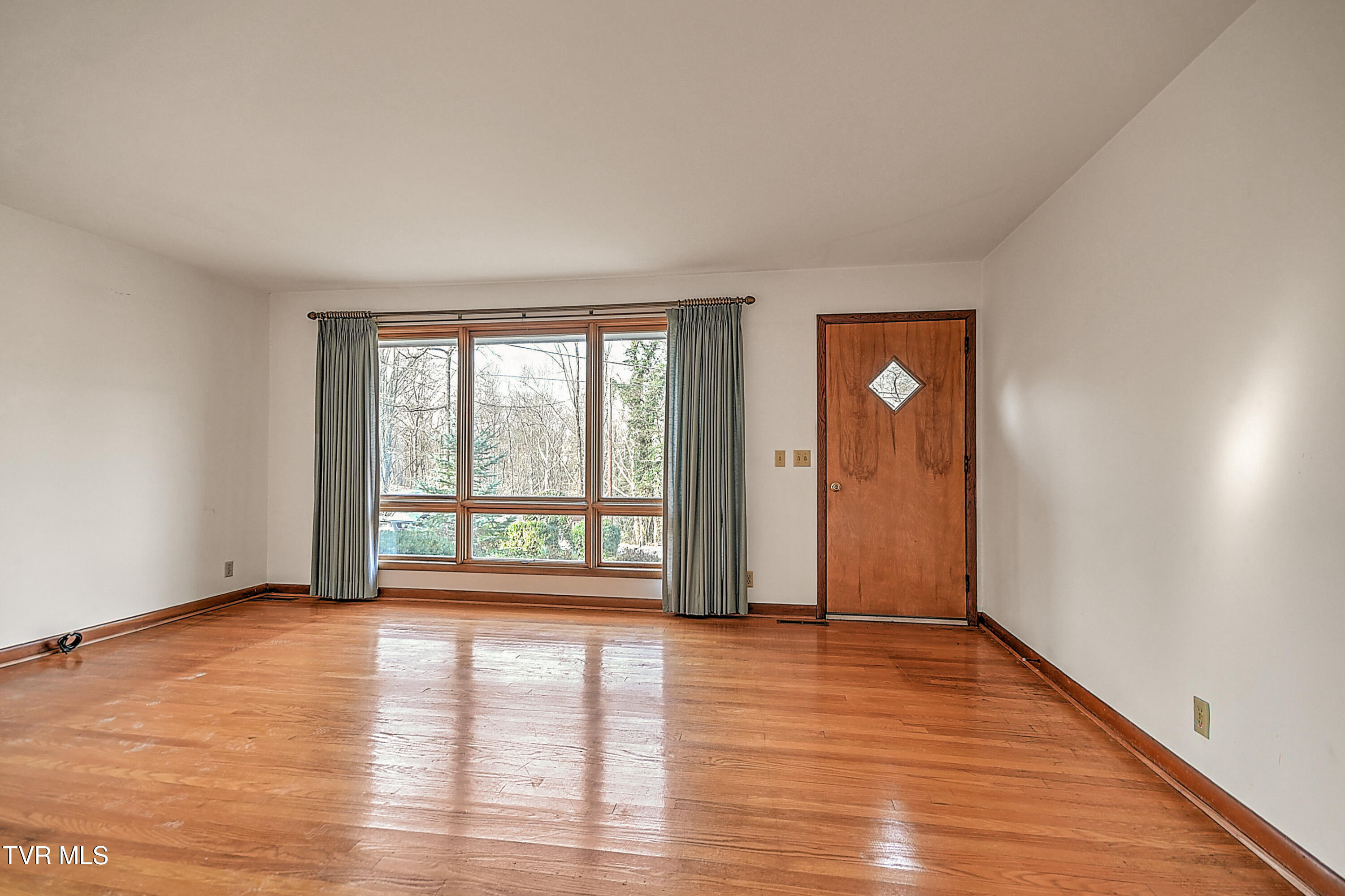 2744 Circle View Kingsport, TN 37664 - Photo 8 of 31 2744 Circle View BJ-8