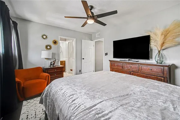 $250,000 | 10016 North Cherry Drive, Kansas City, MO 64155