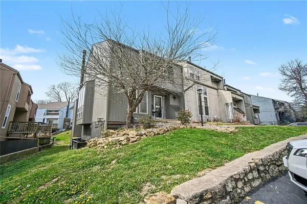 $250,000 | 10016 North Cherry Drive, Kansas City, MO 64155