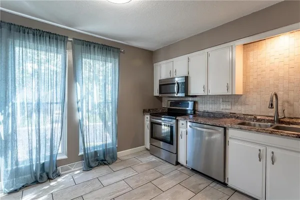 $250,000 | 10016 North Cherry Drive, Kansas City, MO 64155