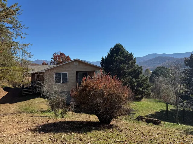 $299,500 | 33 Teaks Drive, Hayesville, NC 28904