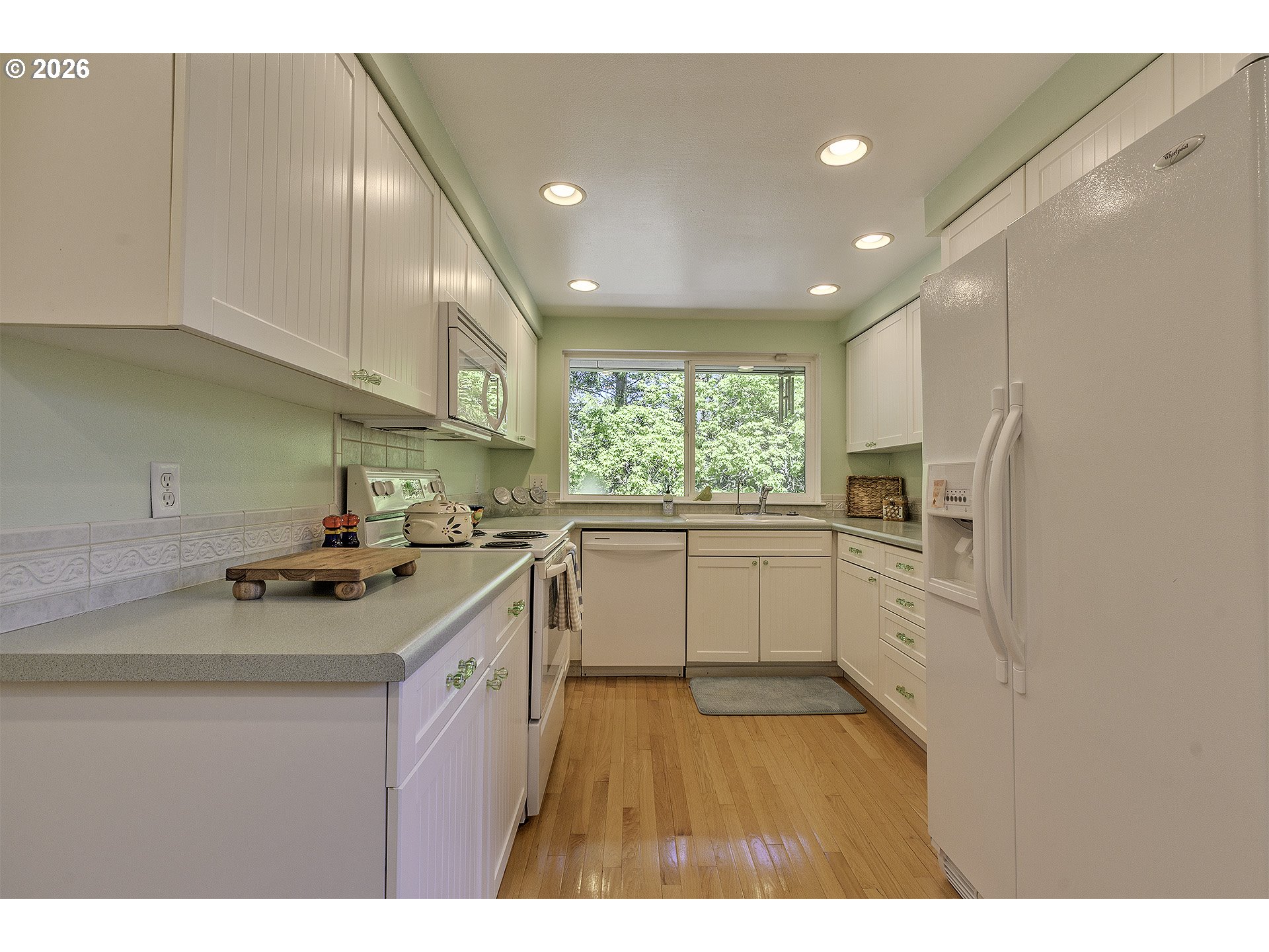14395 Southwest 27th Court Beaverton, OR 97008 - Photo 14 of 39