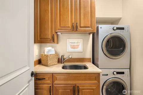 $5,995,000 | 1044 89th Avenue Northeast, Bellevue, WA 98004