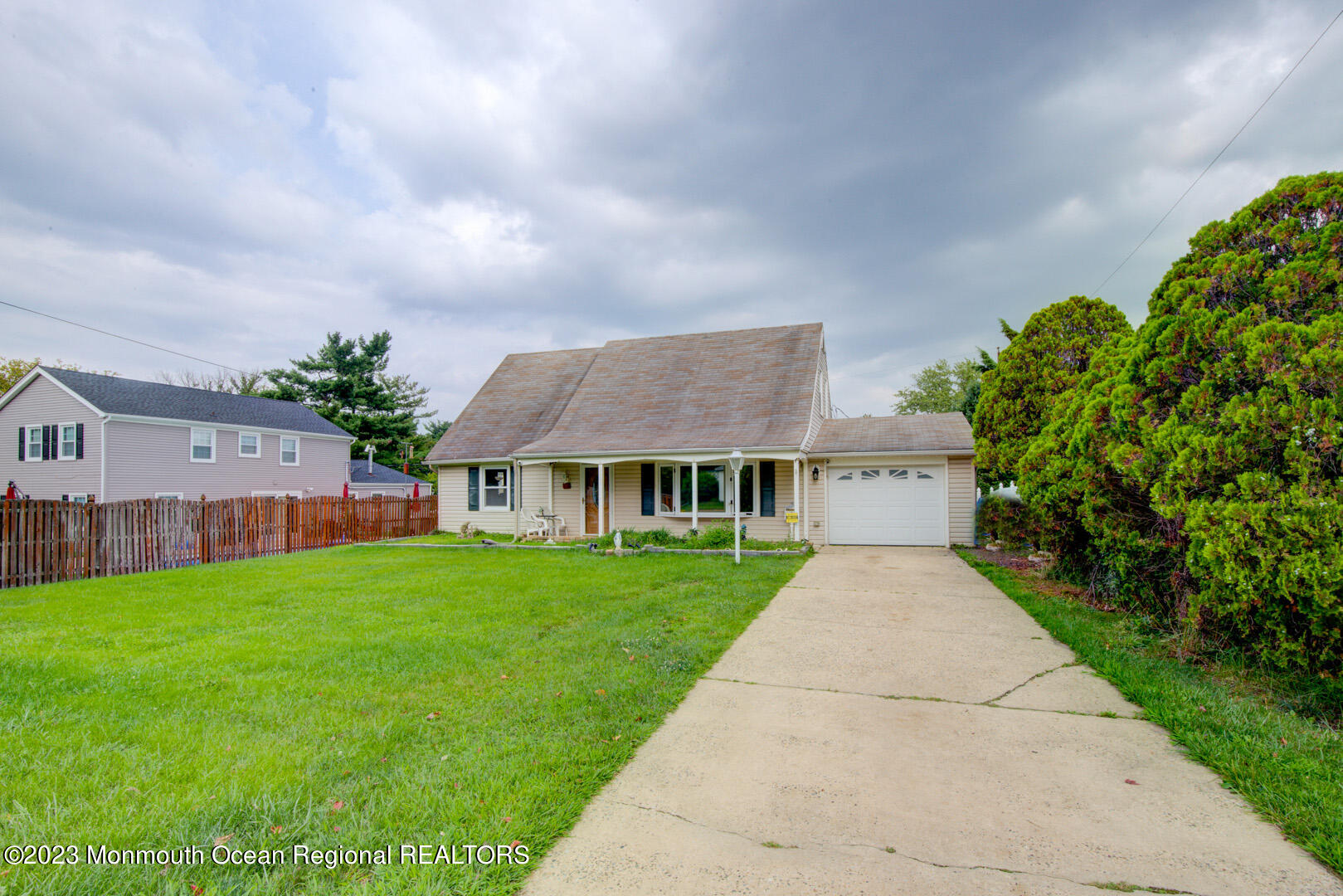 598 Lloyd Road Aberdeen, NJ 07747 - Photo 2 of 32 001(3)