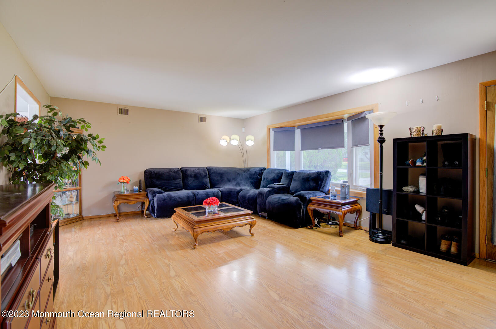 598 Lloyd Road Aberdeen, NJ 07747 - Photo 5 of 32 008(4)