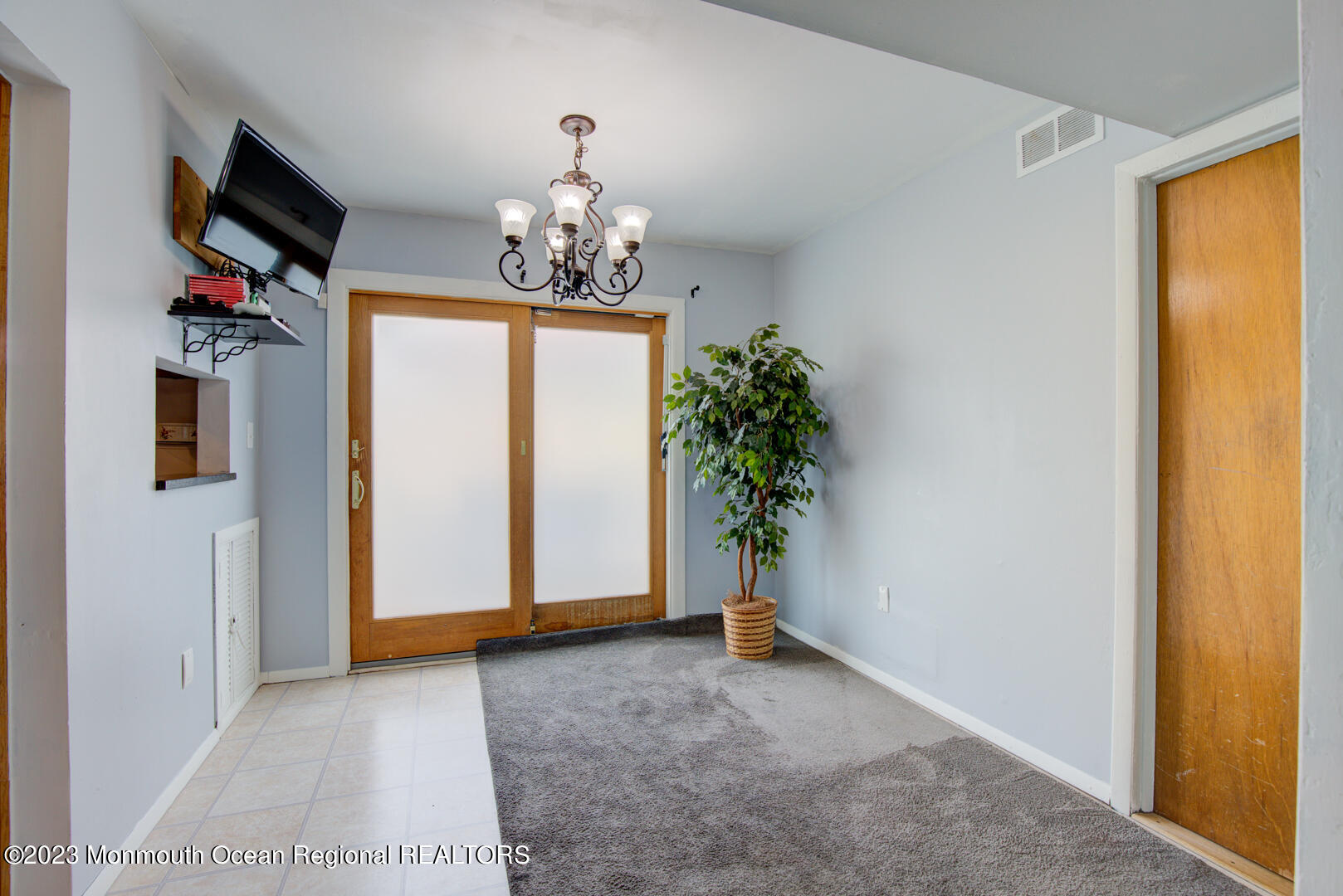 598 Lloyd Road Aberdeen, NJ 07747 - Photo 7 of 32 011(3)