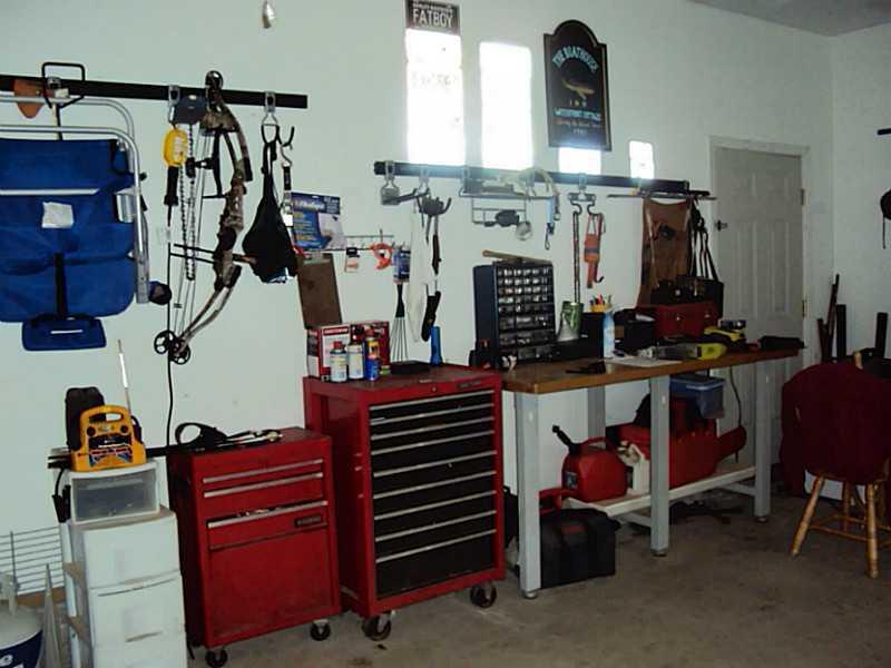 465 Church Road Bangor, ME 04401 - Photo 30 of 30 Garage.