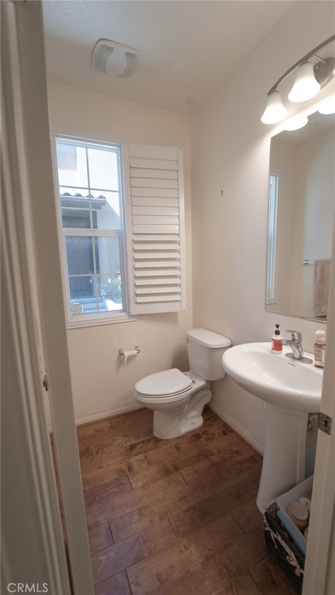 2469 Blossom Ridge Court, Unit 3 Simi Valley, CA 93063 - Photo 6 of 36