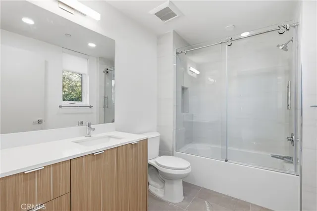 $5,200 | 12078 Guerin Street, Unit 101, Studio City, CA 91604