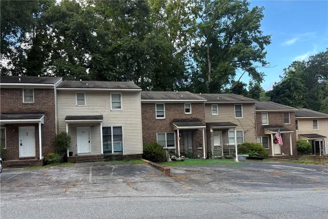 $195,000 | 900 C Creekside Drive, Clemson, SC 29631