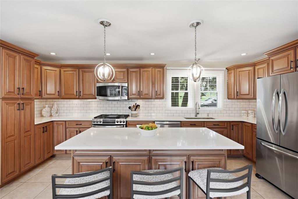 836 Old Thorn Run Road Coraopolis, PA 15108 - Photo 9 of 50