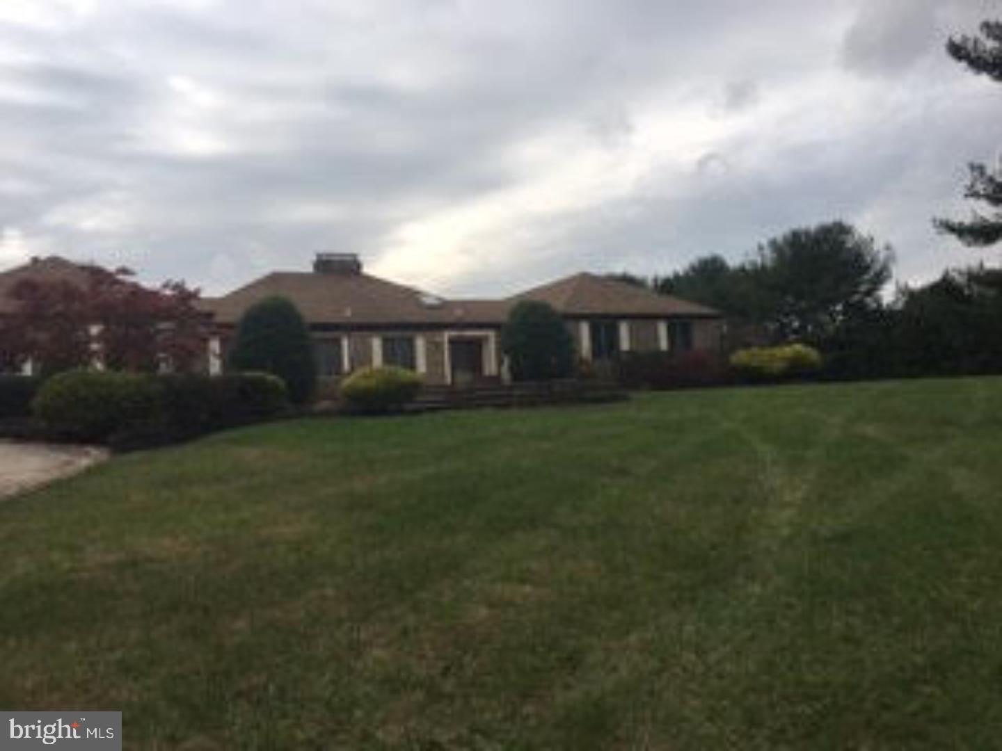 51 Applegate Road Jobstown, NJ 08041 - Photo 2 of 21